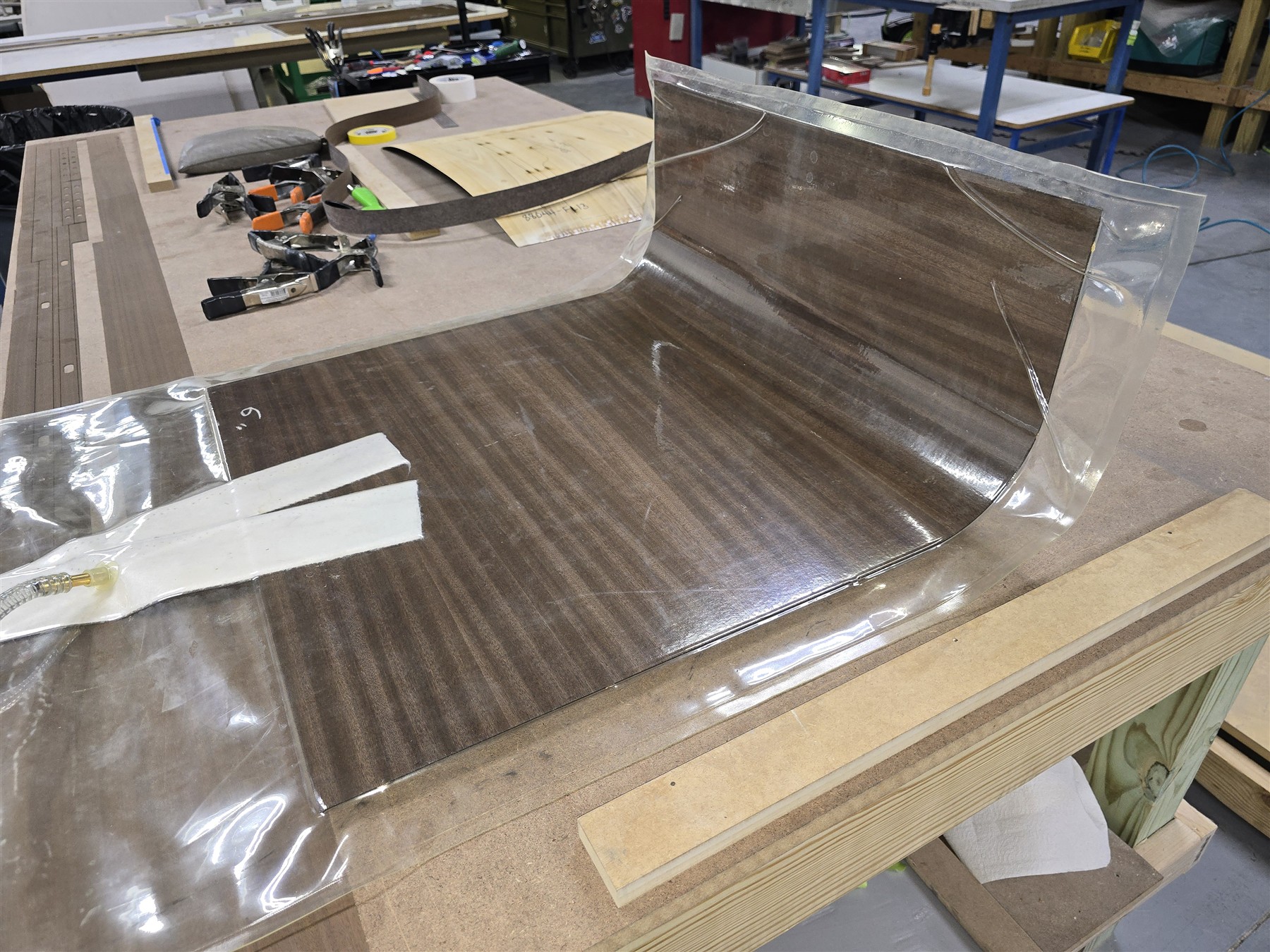 Vacuum processing work in the AERQ photo collection